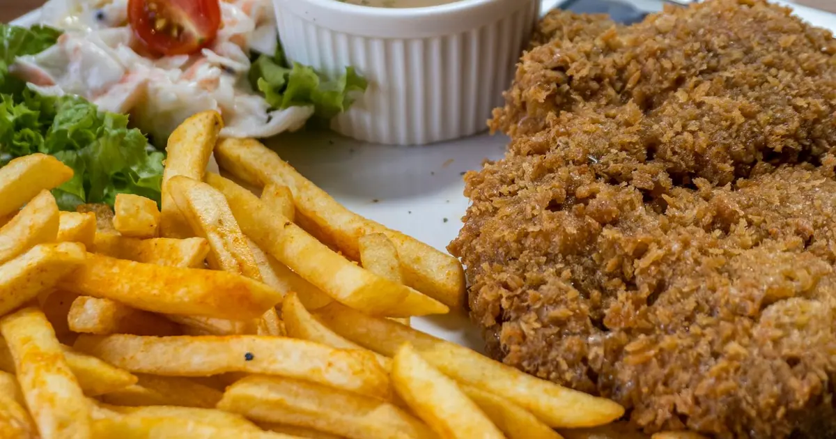 Breaded chicken with french fries and a side dip - Wingstop allergens by flavor